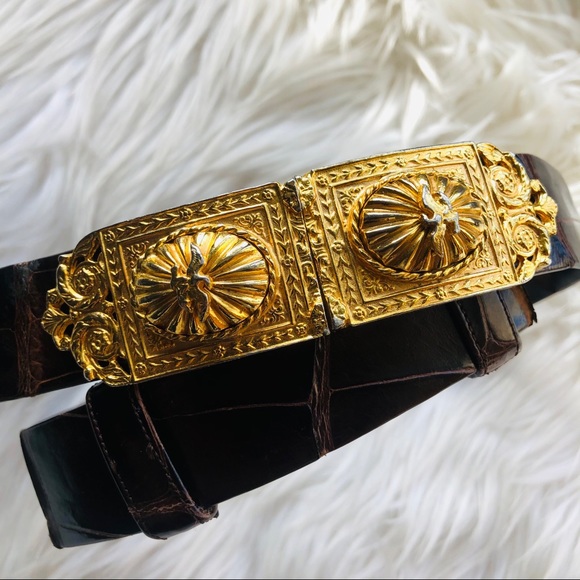 Judith Leiber Accessories - CJudith Lieber Vintage Leather & Gold Buckle Belt
